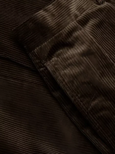 Pantaloni Wacko Maria de catifea cord plisate maro