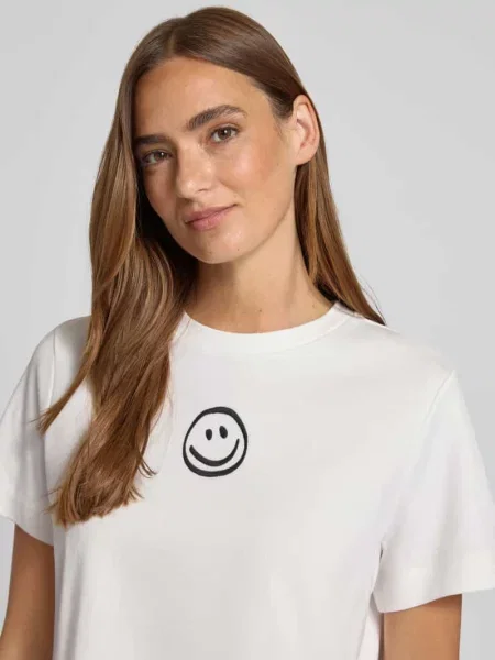 T-shirt o luźnym kroju z czystej bawełny model ‘SARA METTE’ Vero Moda biała