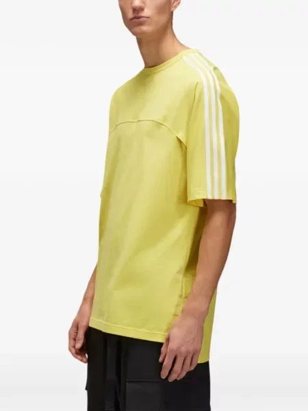 Hanorac Adidas cu imagine cu dungi galben