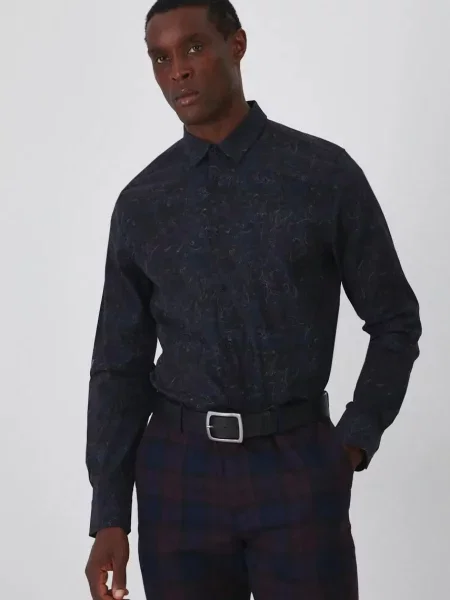 Риза Medicine мъжка с кройка по тялото с класическа яка