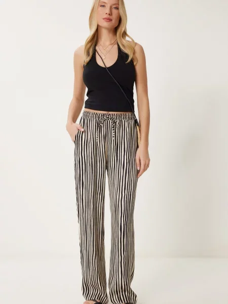 Happiness İstanbul Pantaloni negru alb