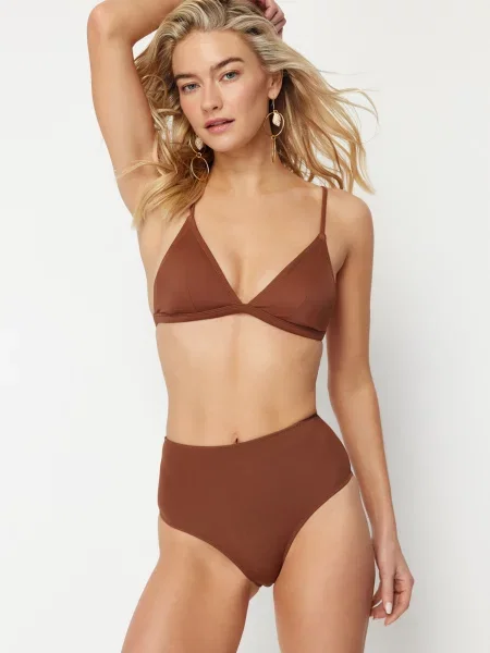 Trendyol Bikinové nohavičky gaštanová