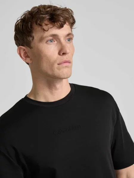 T-shirt z detalem z logo model ‘TECH INTERLOCK’ Calvin Klein czarna