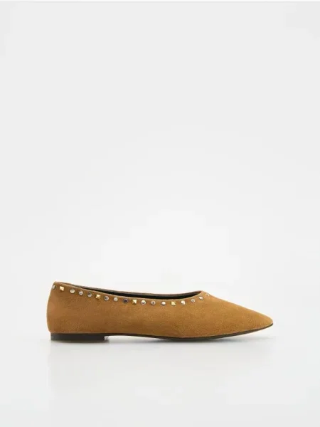 Замшевые балетки Reserved с шипами