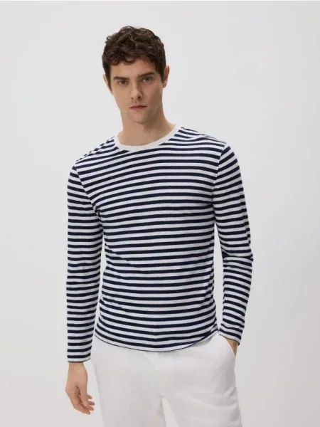 Reserved Tricou cu mânecă lungă din jerseu cu adaos de in bleumarin