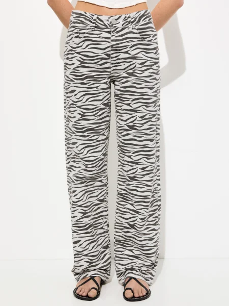 Pull&Bear Traperice crni traper / traper bijeli