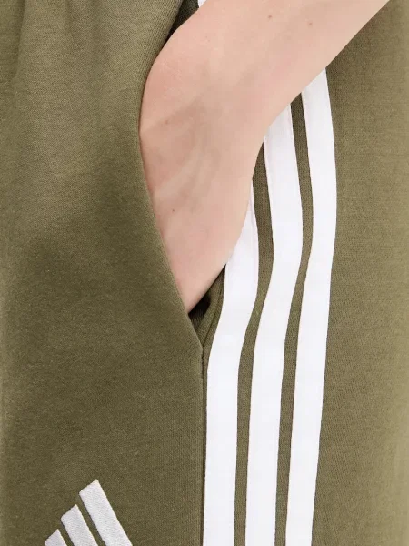 Спортивні штани adidas з аплікацією зелений