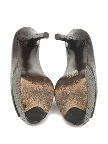 Pantofi cu toc Stuart Weitzman din piele maro