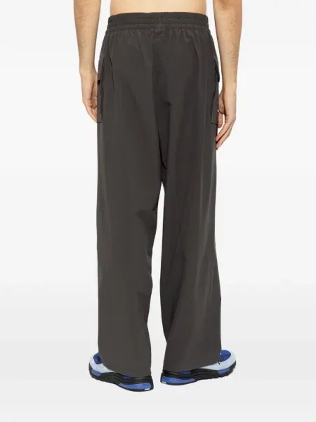 Spodnie New Balance w miejskim stylu szare