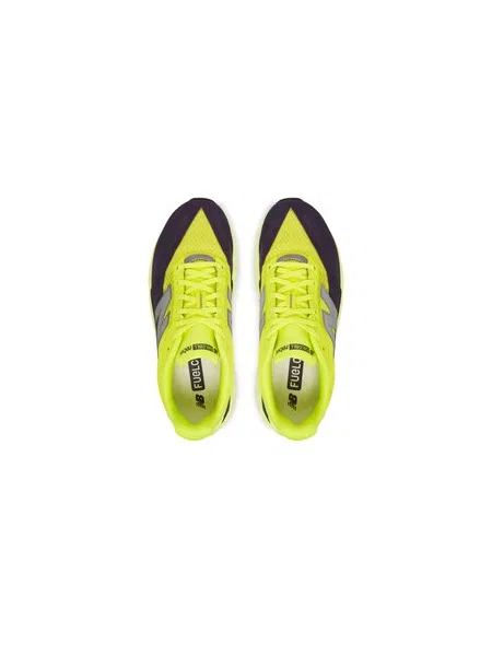 Bėgimo batai New Balance FuelCell Rebel v5 žalia