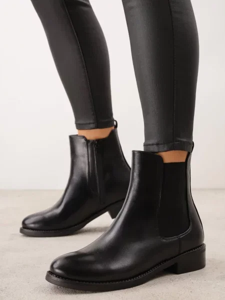 Botine Cu talpă joasă tip chelsea Basic cu integrat în carâmb Samos negre