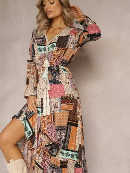 Sukienka Althithoe beżowa