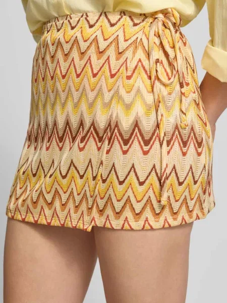 Spódnica mini w efekcie stopniowania Gina Tricot żółta