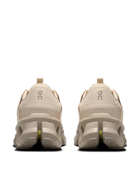 Sneakerși On