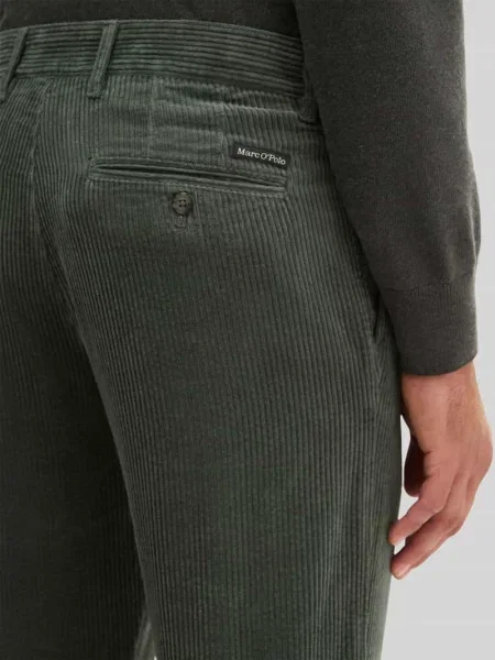 Spodnie sztruksowe o kroju tapered fit z bawełny z zakładkami w pasie Marc O'polo