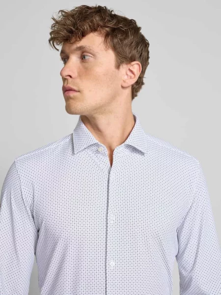 Koszula biznesowa o kroju slim fit z listwą guzikową model ‘Kenno’ Hugo biała