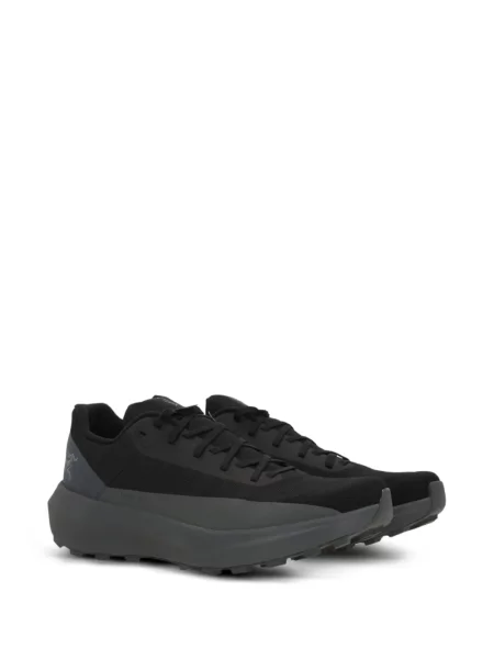 Sneakerși Arc'teryx cu imagine negru