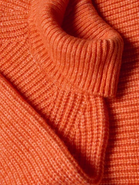 Reserved Структурована водолазка помаранчевий