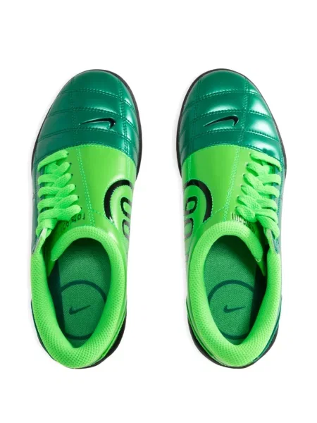 Sneakerși Nike Vomero cu model leopard din piele de căprioară roșu