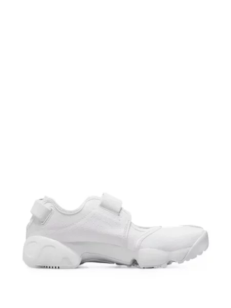 Papuci Nike cu imprimeu geometric negru