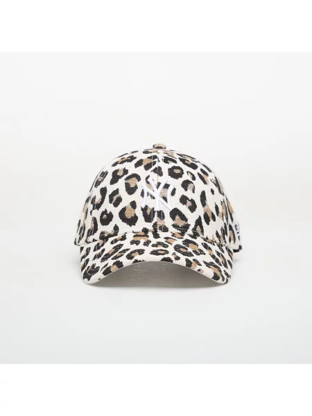 Șapcă New Era cu model leopard până la genunchi bej