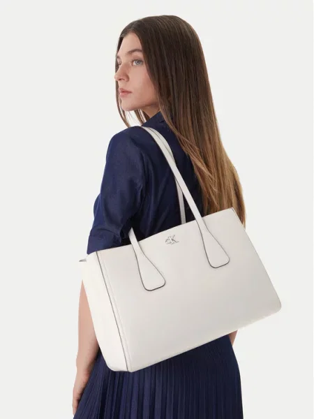 Calvin Klein kabelka typu shopper dámska z imitácie kože biela
