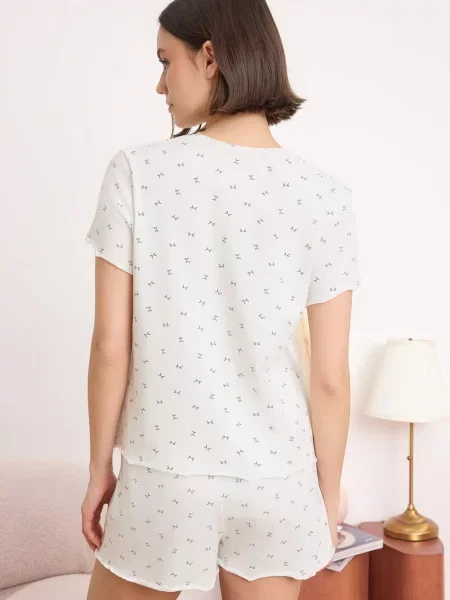 Trendyol Kraťasy námornícka modrá biela