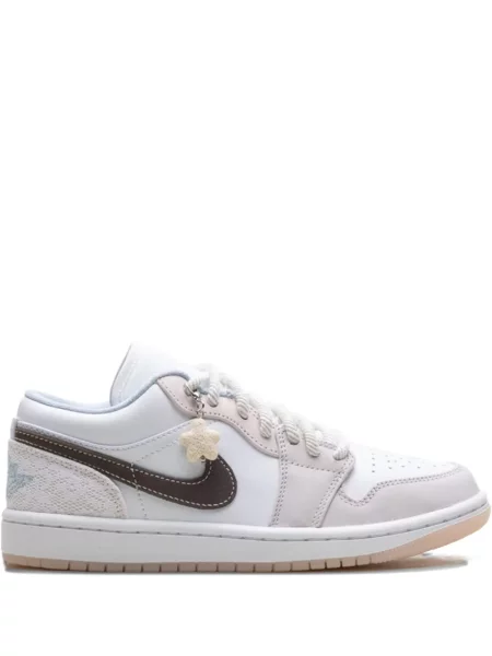 Sneakerși Jordan alb