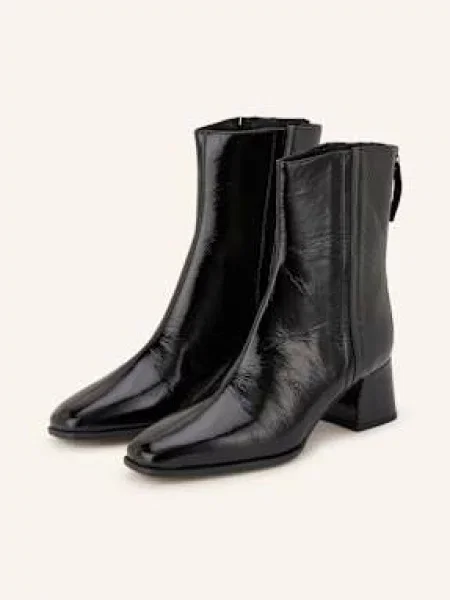 Lakované kotníkové boty Unisa černé