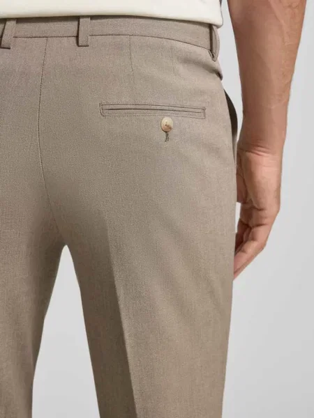 Chinosy o kroju slim fit z zakładkami w pasie Model Maliam' Matinique