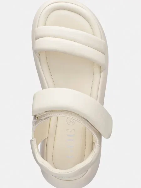 Босоножки Goe