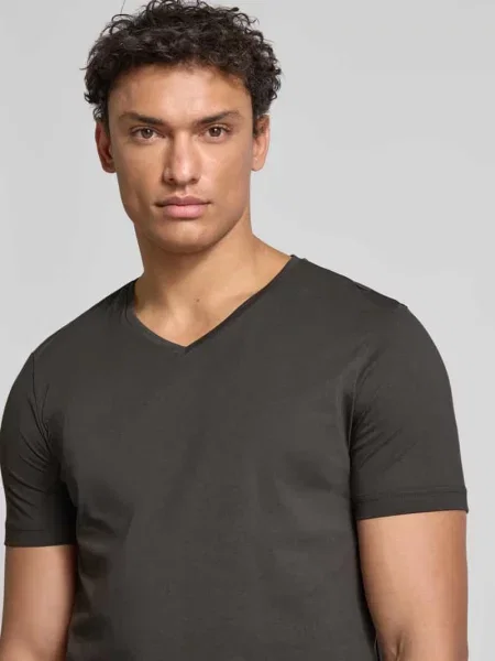 T-shirt z dekoltem w serek Christian Berg Men