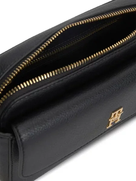 Kézitáska Tommy Hilfiger autogrammal fekete