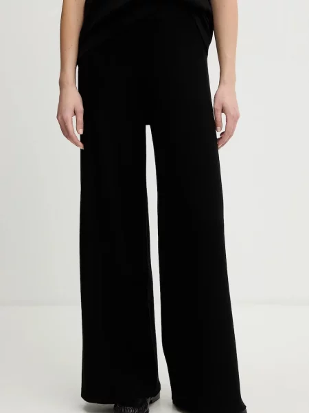 United Colors of Benetton spodnie dresowe z aplikacją czarny