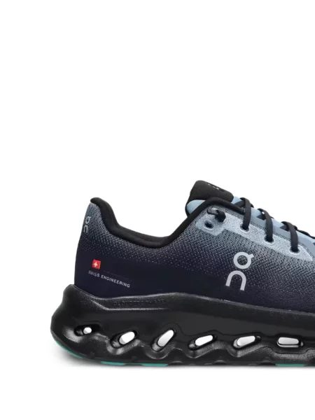 Sneakerși On albastru
