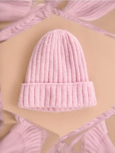 Sinsay Čepice beanie s metalickou nití pastelová růžová