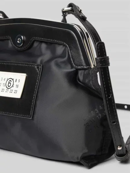 Saszetka z zapięciem na magnes Mm6 Maison Margiela czarna