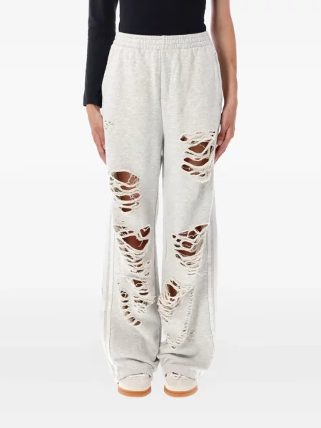 Pantaloni scurți Adidas zdrențuiți cu dungi din satin maro