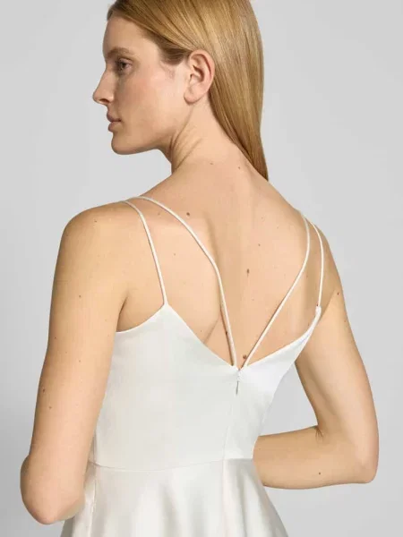 Suknia ślubna z satyny z dekoltem w serek Jake*s Cocktail