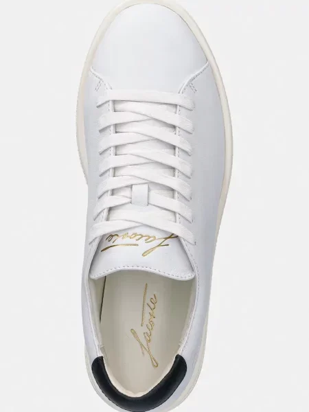 Кожаные кроссовки Lacoste