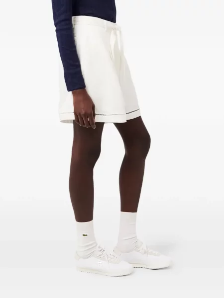 Cu centură pantaloni scurți Lacoste alb
