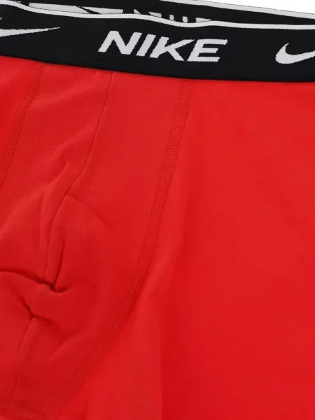 Scurt chiloți Nike cu imagine cu model floral negru