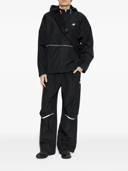 Geacă New Balance cu glugă cu imagine negru