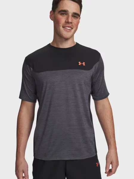 Спортивна футболка Under Armour сіра