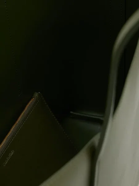 Сумочка Calvin Klein с автографом