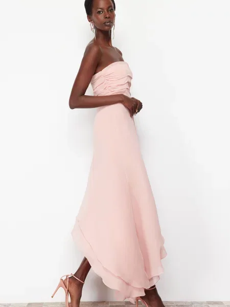Sukienka wieczorowa Trendyol asymetryczna różowa