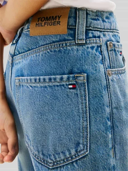 Jeansy w kroju loose fit z 5 kieszeni Tommy Hilfiger niebieskie