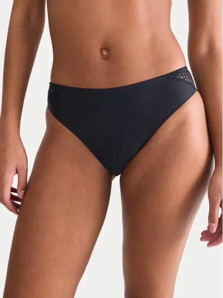 Triumph Klasikinės kelnaitės Amourette Graphic juoda