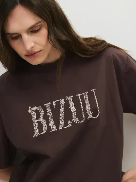 Футболка Bizuu