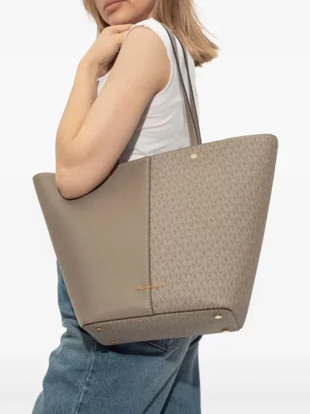 Geanta crossbody Michael Michael Kors din canvas gri